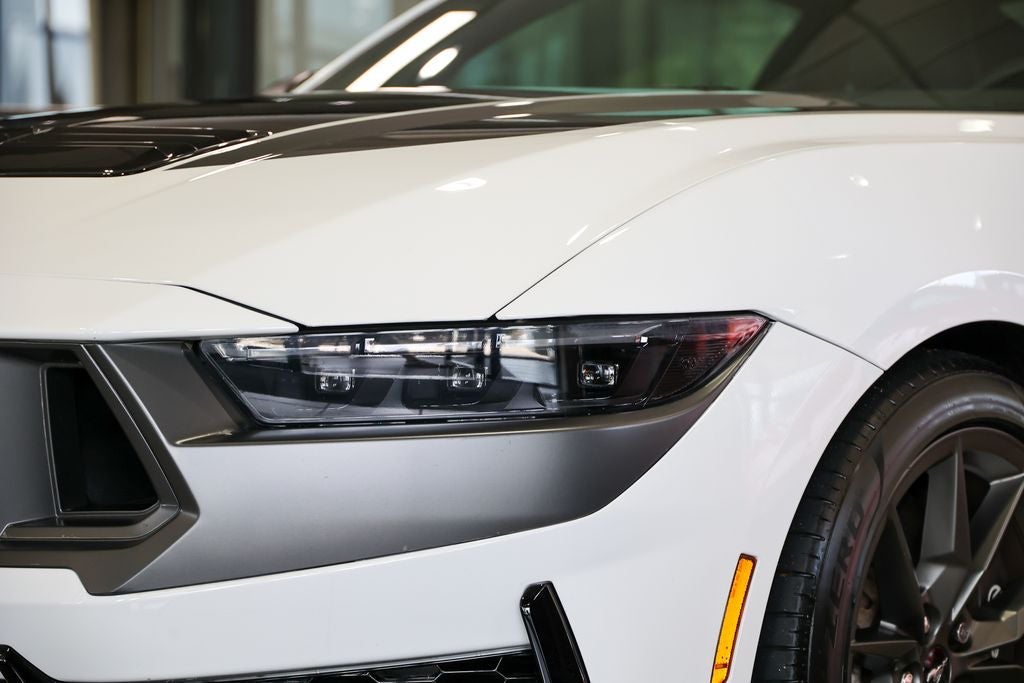 2025 Ford Mustang Dark Horse