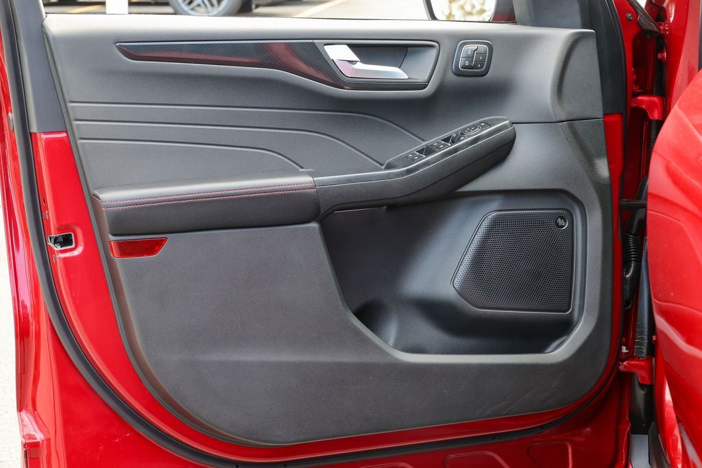 2025 Ford Escape ST-Line Elite