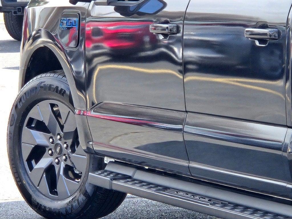 2024 Ford F-150 Lightning Flash