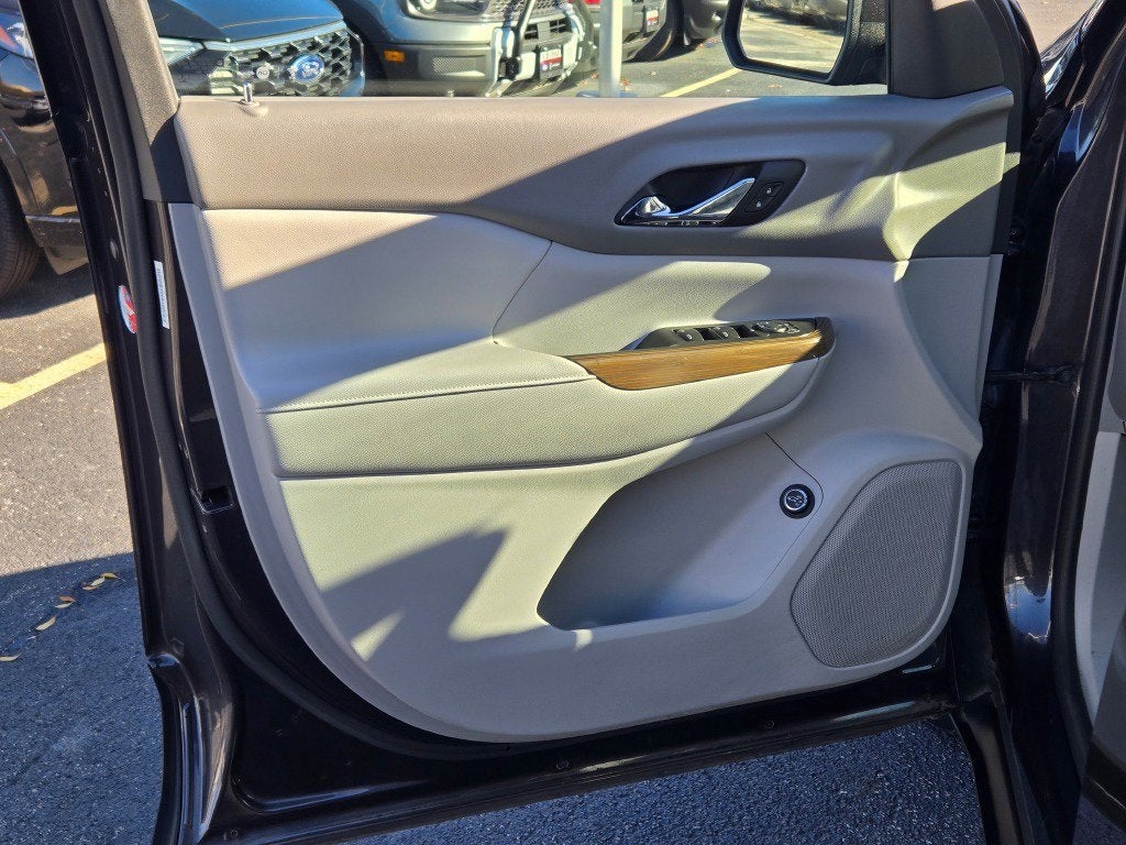 2017 GMC Acadia SLE-2