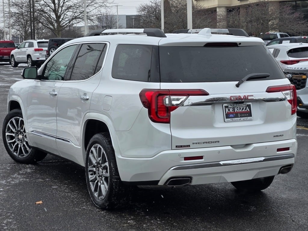 2023 GMC Acadia Denali