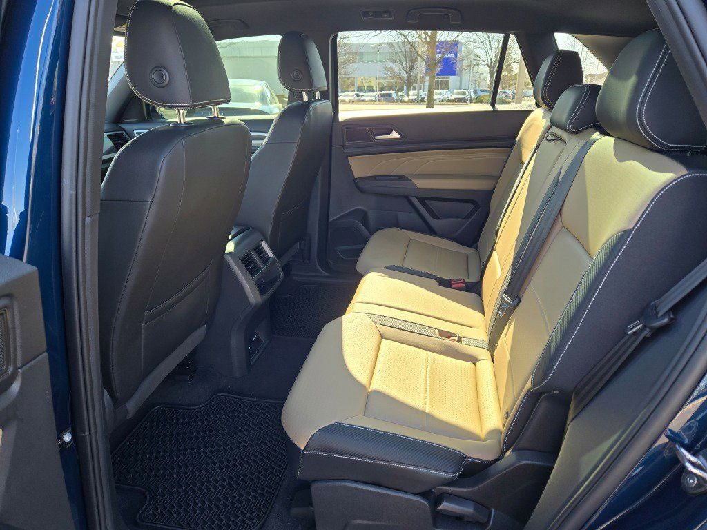 2023 Volkswagen Atlas Cross Sport 2.0T SEL R-Line