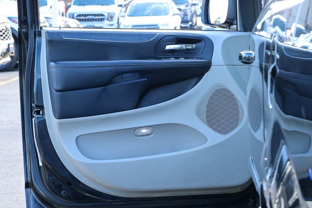 2014 Chrysler Town & Country Touring