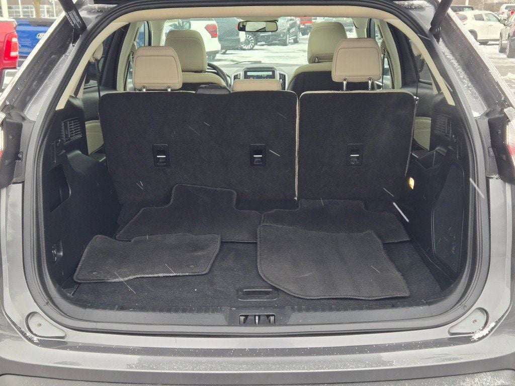 2021 Ford Edge Titanium