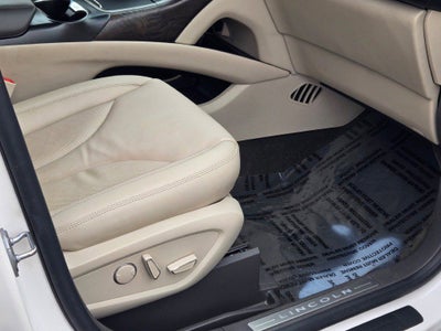 2019 Lincoln Nautilus Select