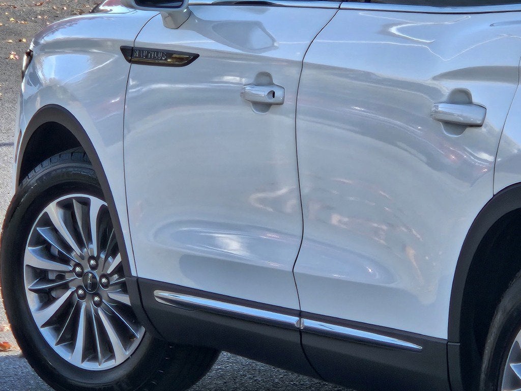 2022 Lincoln Nautilus Standard