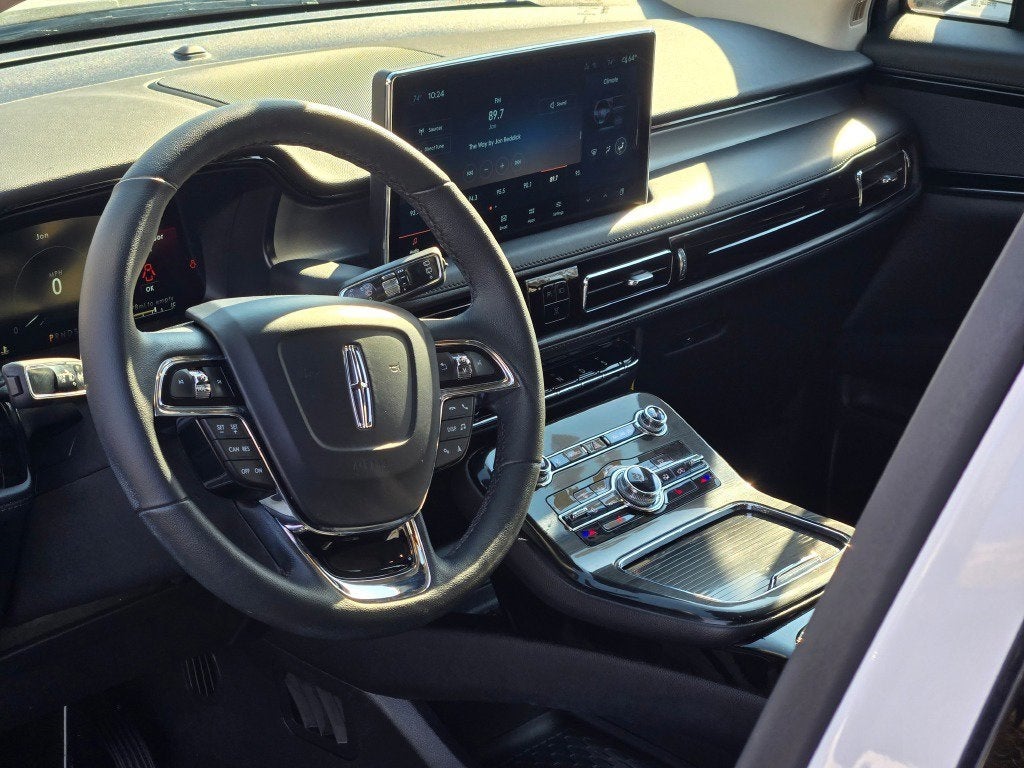 2022 Lincoln Nautilus Standard