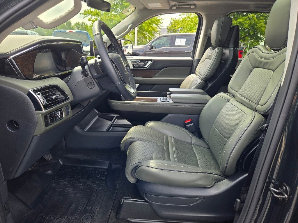 2023 Lincoln Navigator Black Label