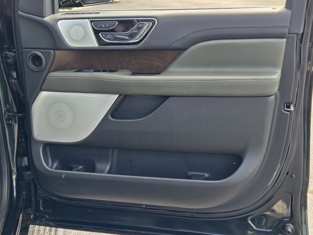2023 Lincoln Navigator Black Label