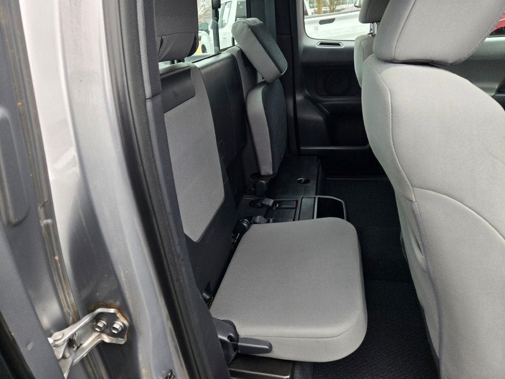 2016 Toyota Tacoma SR