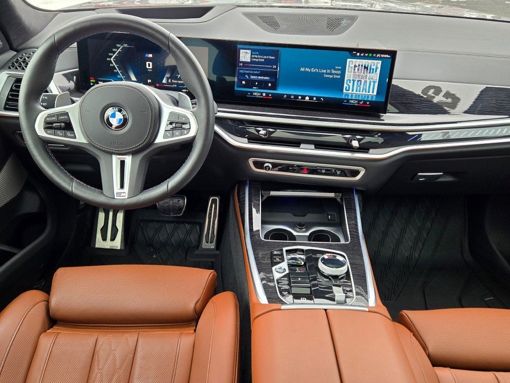 2025 BMW X7 M60i