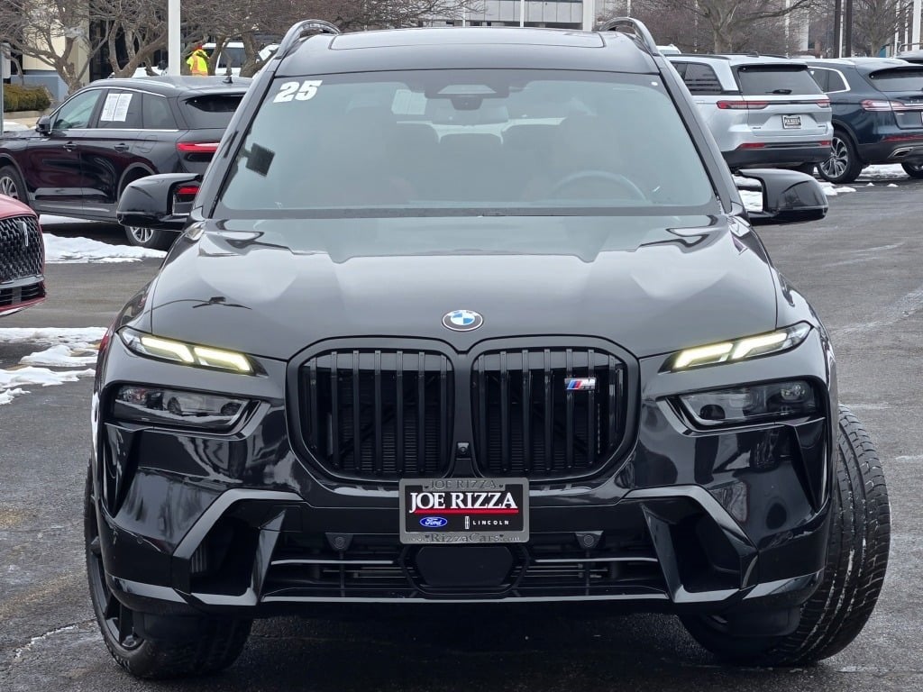 2025 BMW X7 M60i
