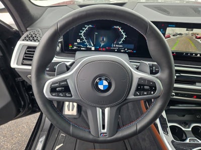 2025 BMW X7 M60i