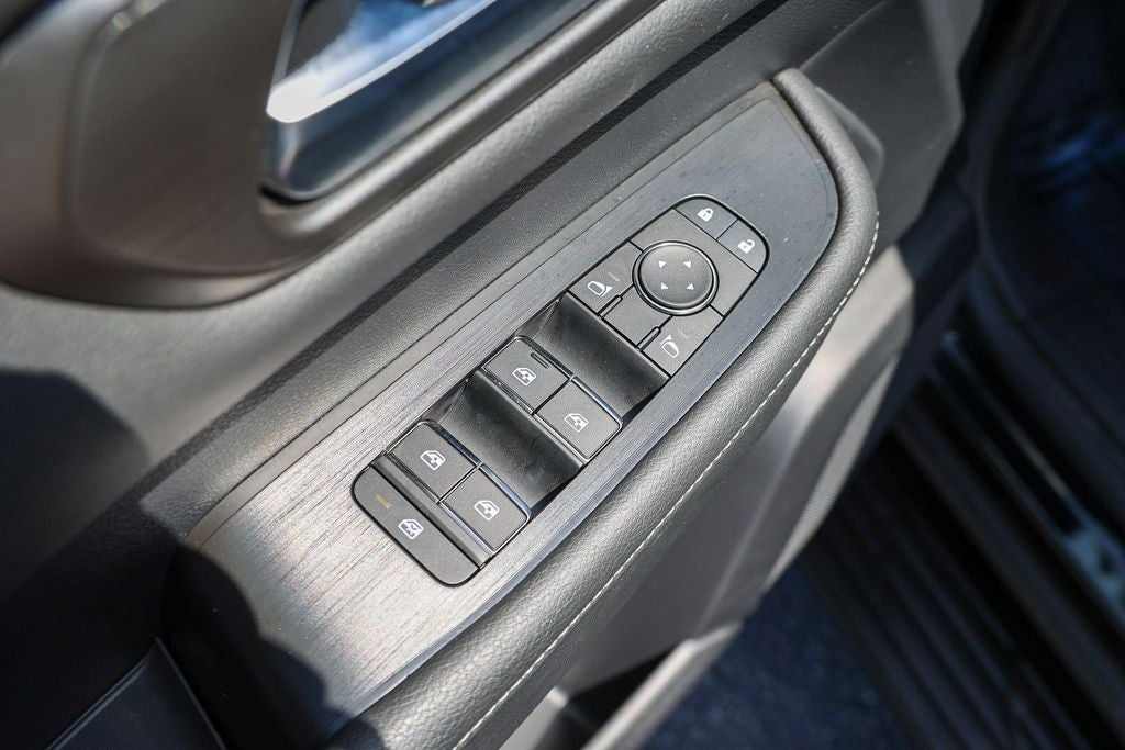 2025 Nissan Armada SV