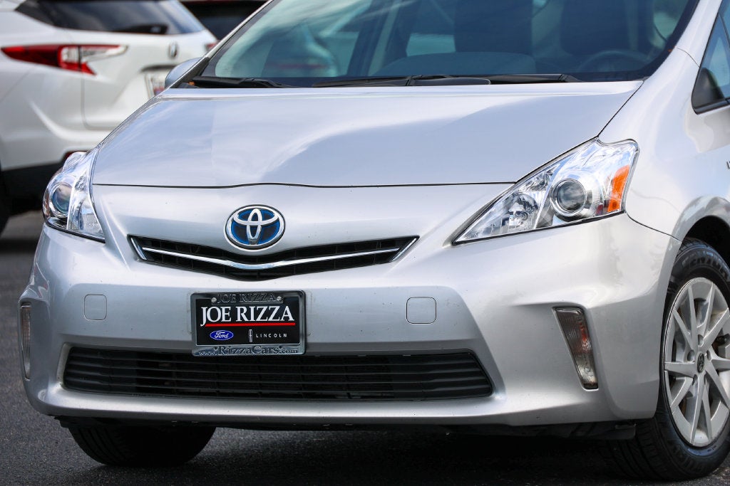 2014 Toyota Prius v Two