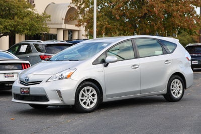 2014 Toyota Prius v Two