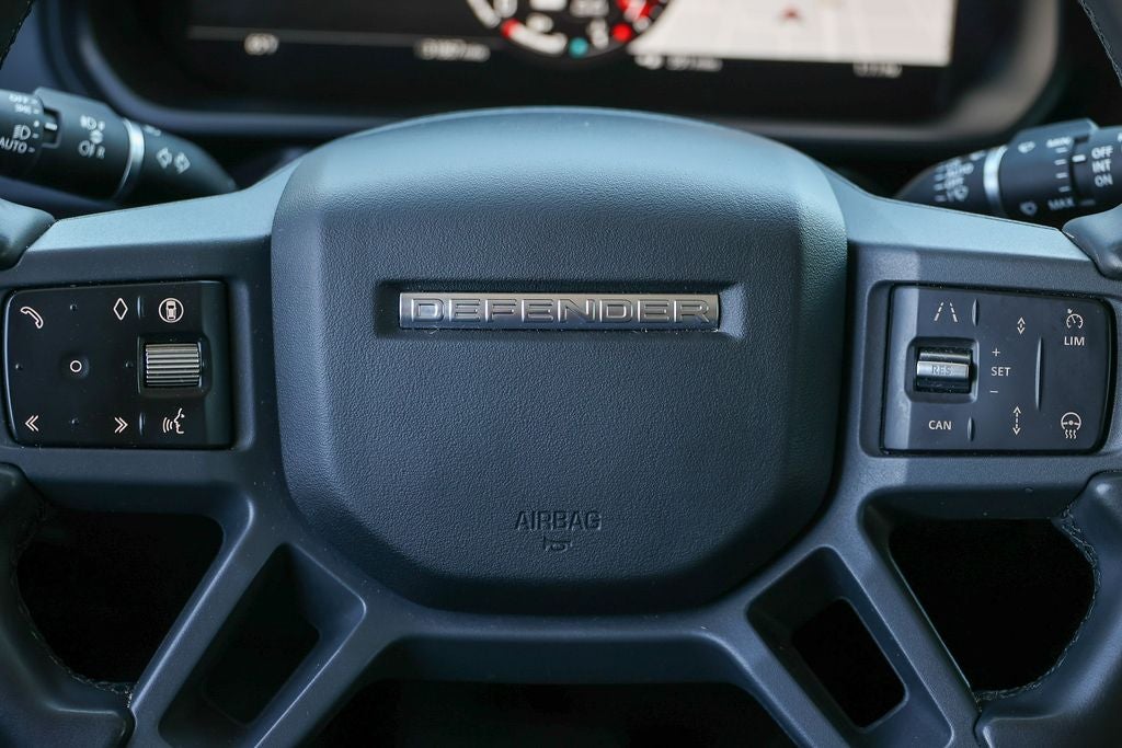 2025 Land Rover Defender 110 X-Dynamic SE
