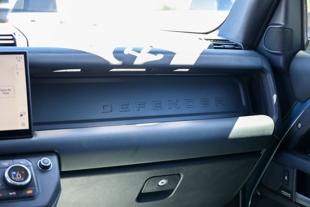 2025 Land Rover Defender 110 X-Dynamic SE