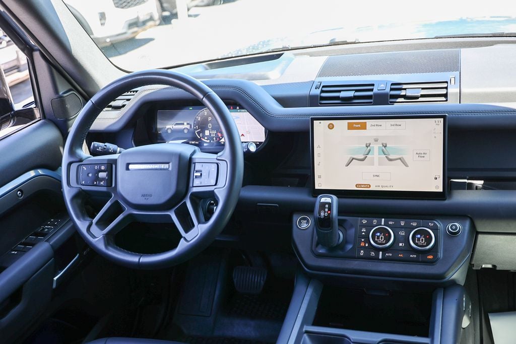 2025 Land Rover Defender 110 X-Dynamic SE