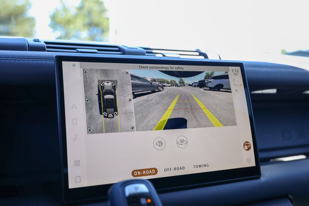 2025 Land Rover Defender 110 X-Dynamic SE