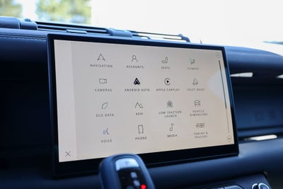 2025 Land Rover Defender 110 X-Dynamic SE