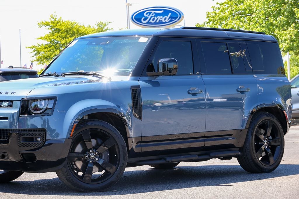 2025 Land Rover Defender 110 X-Dynamic SE