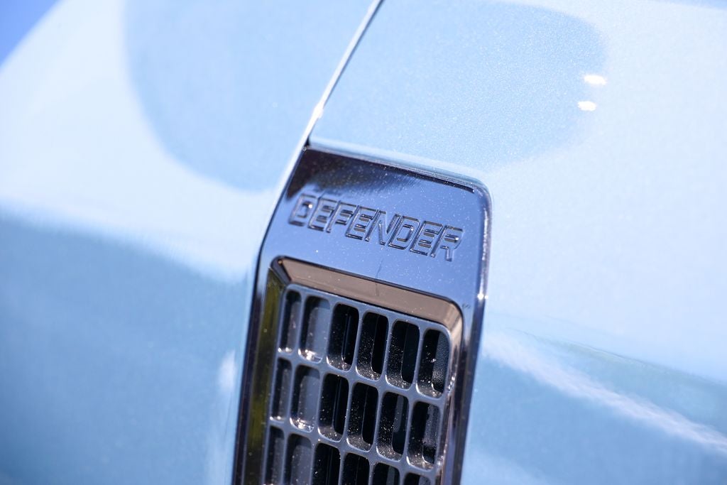 2025 Land Rover Defender 110 X-Dynamic SE