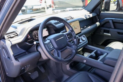 2025 Land Rover Defender 110 X-Dynamic SE
