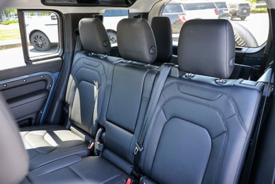 2025 Land Rover Defender 110 X-Dynamic SE