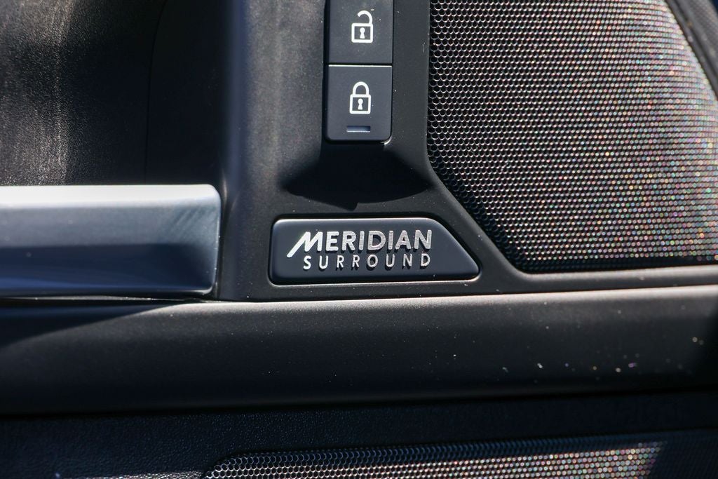 2025 Land Rover Defender 110 X-Dynamic SE