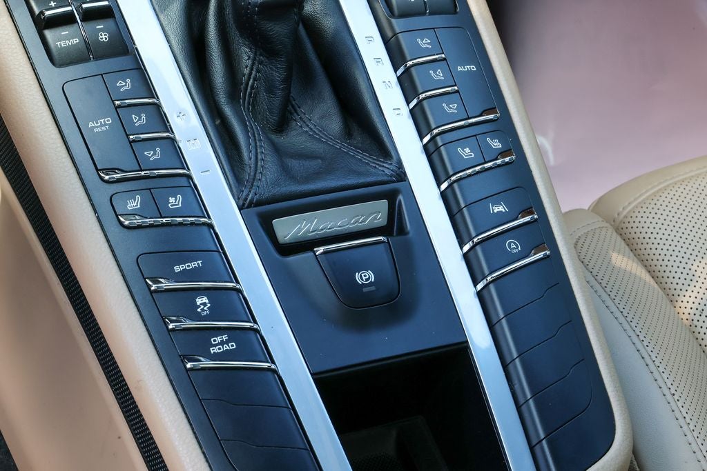 2020 Porsche Macan Base