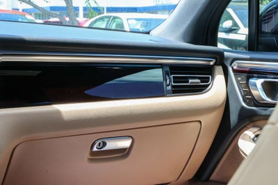 2020 Porsche Macan Base