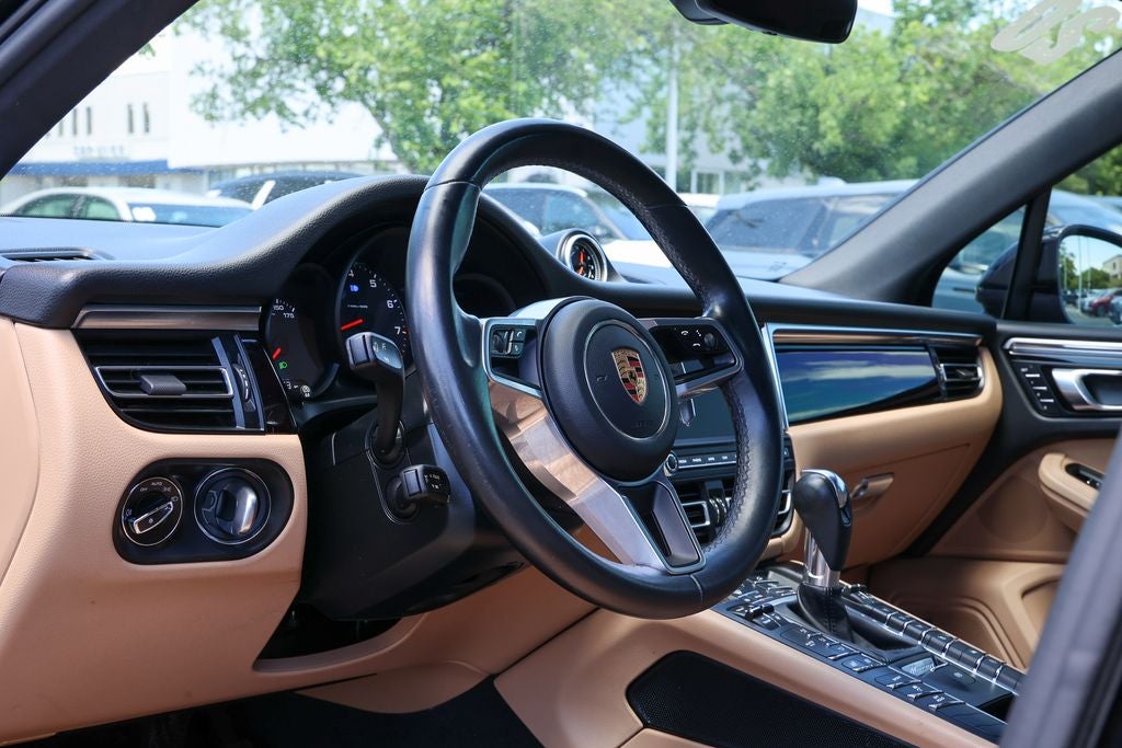 2020 Porsche Macan Base