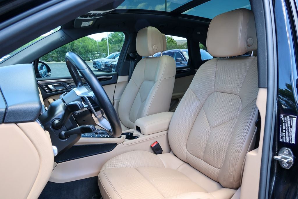 2020 Porsche Macan Base