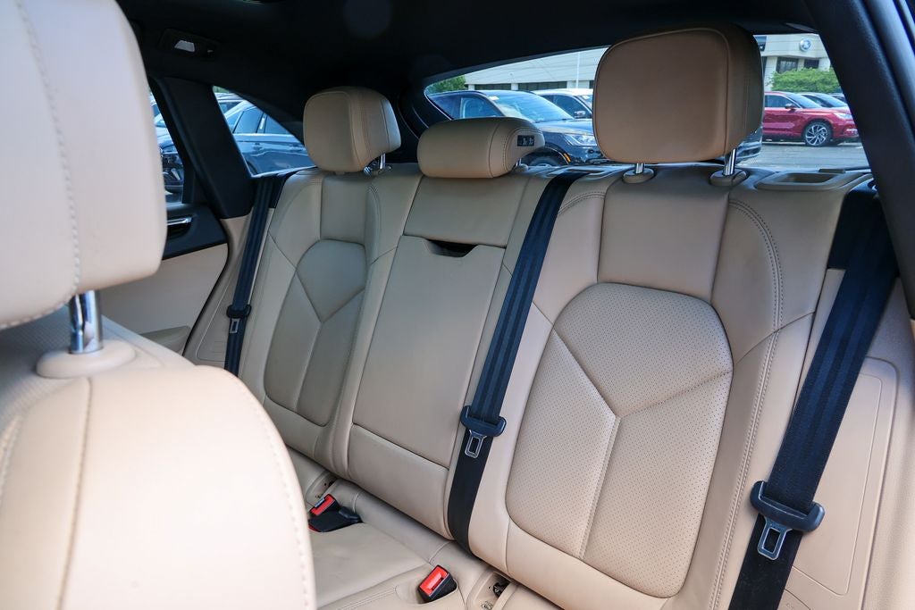 2020 Porsche Macan Base