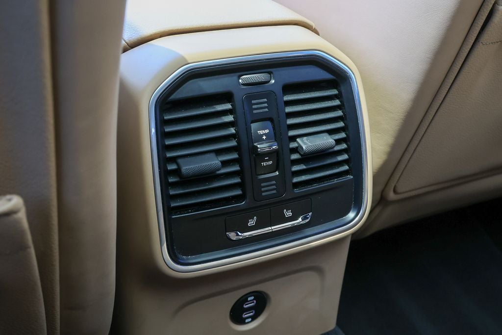 2020 Porsche Macan Base