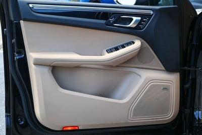 2020 Porsche Macan Base