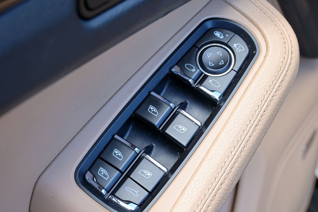 2020 Porsche Macan Base
