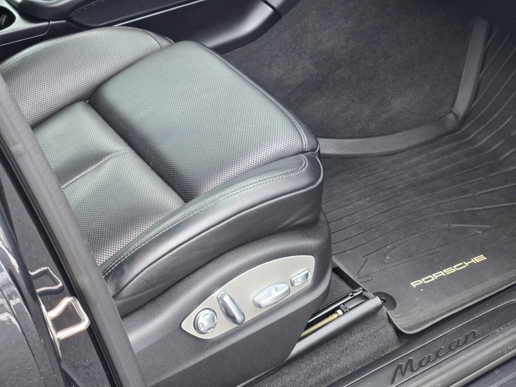 2018 Porsche Macan Base