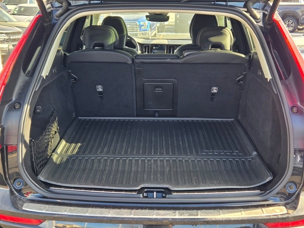 2022 Volvo XC60 Recharge Plug-In Hybrid T8 Inscription