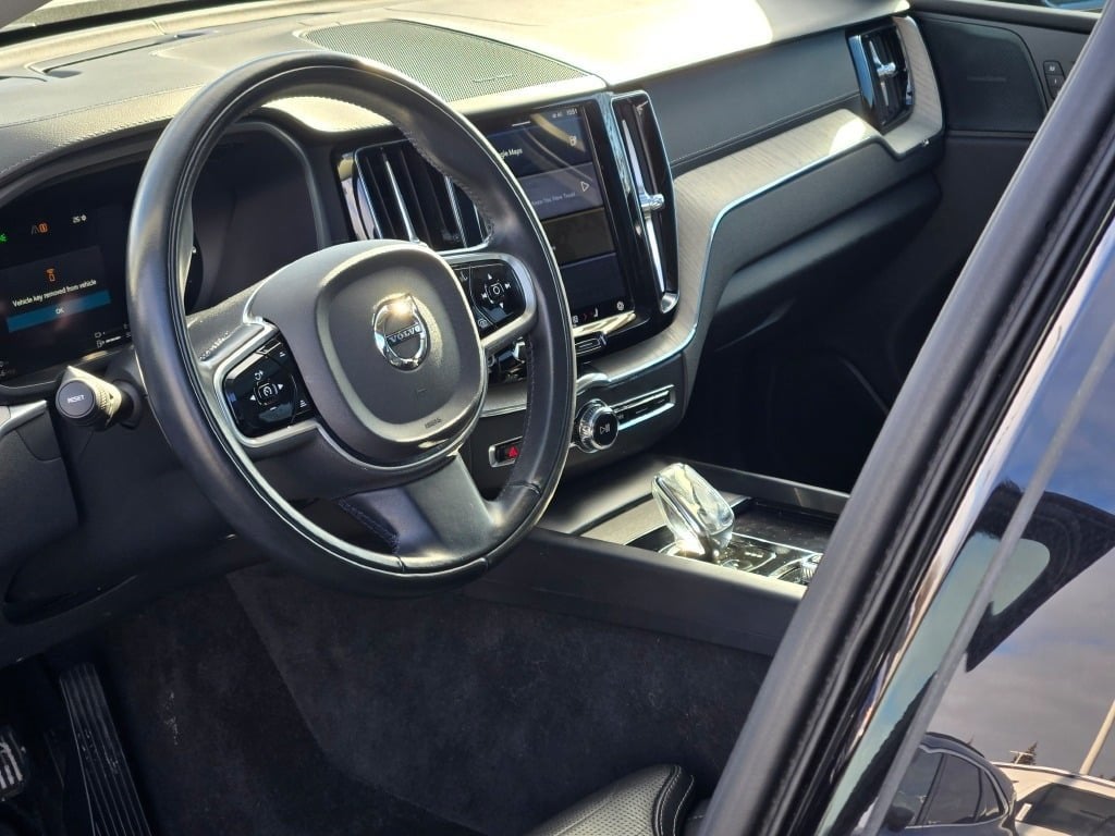 2022 Volvo XC60 Recharge Plug-In Hybrid T8 Inscription