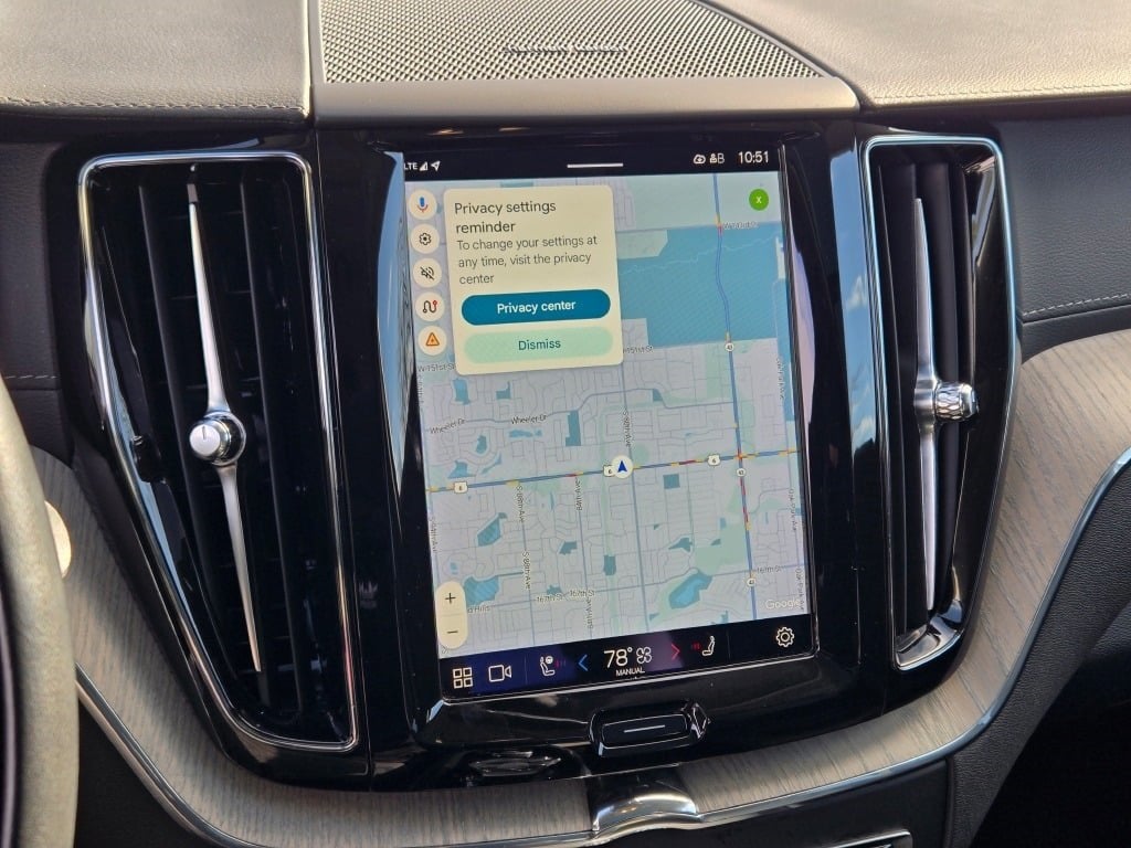 2022 Volvo XC60 Recharge Plug-In Hybrid T8 Inscription