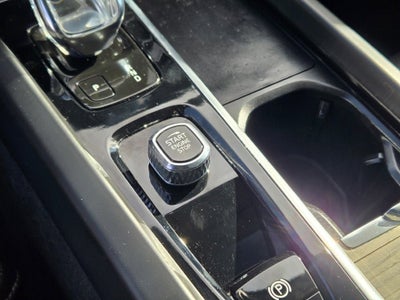 2022 Volvo XC60 Recharge Plug-In Hybrid T8 Inscription