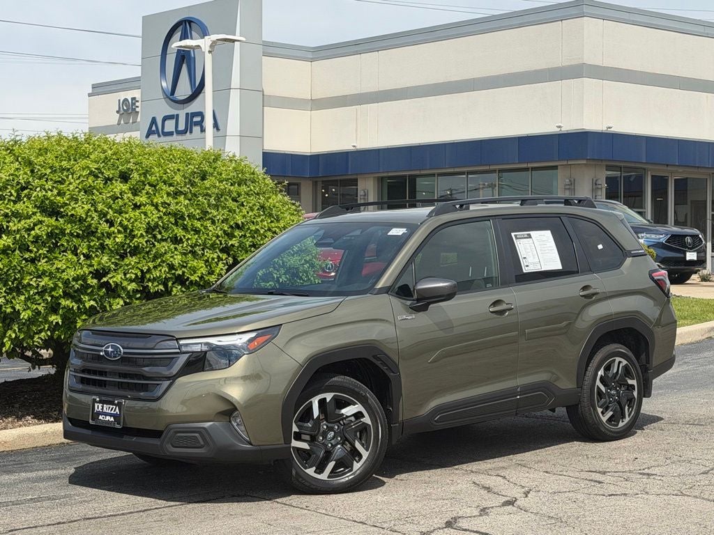 2025 Subaru Forester Premium Hybrid's photo